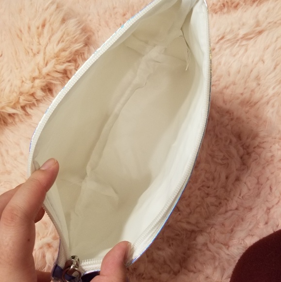 🧜🏼Mermaid holographic make up bag - Picture 4 of 4